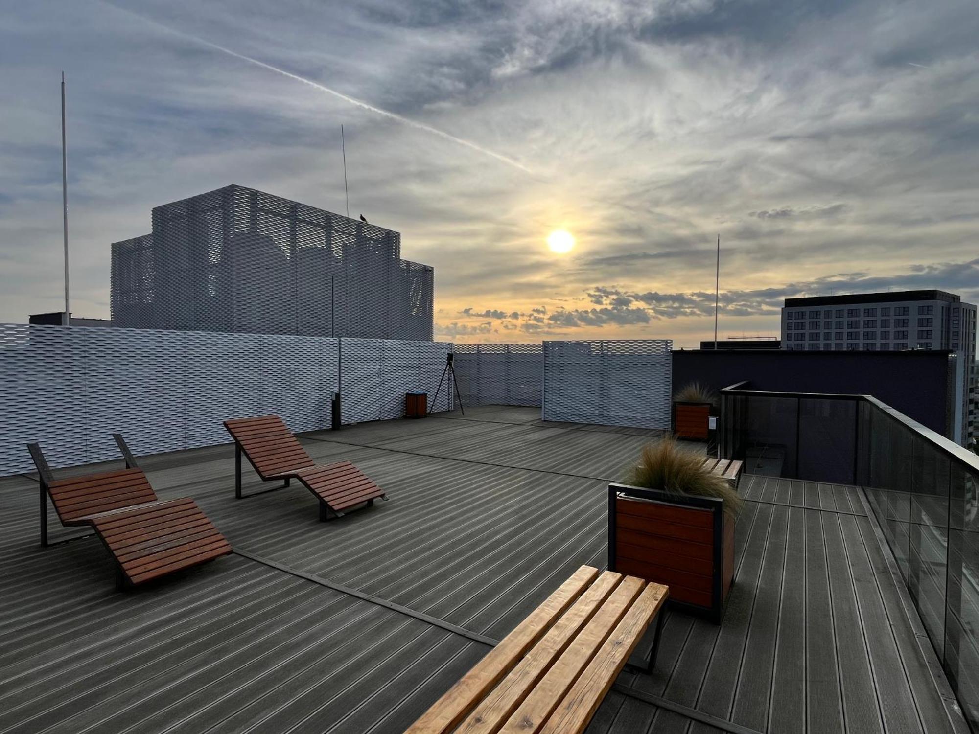 Family House By The River Odra -Panoramic Terrace - 3Room Apartment With 2 Separate Bedrooms And 2 Balconies By Wroapart-Pl- Perfect For Family & Business Stays Wrocław Eksteriør bilde