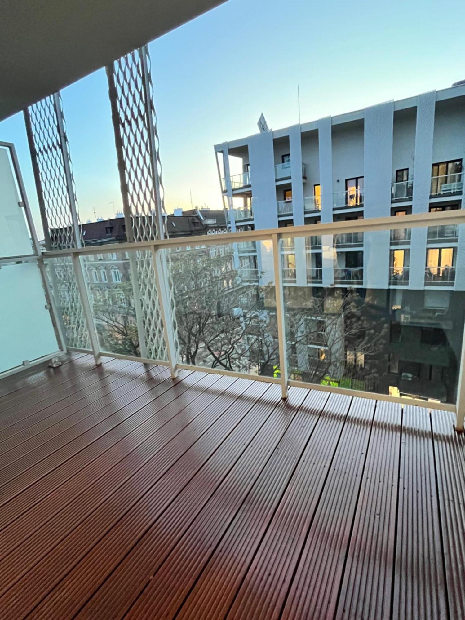 Family House By The River Odra -Panoramic Terrace - 3Room Apartment With 2 Separate Bedrooms And 2 Balconies By Wroapart-Pl- Perfect For Family & Business Stays Wrocław Eksteriør bilde