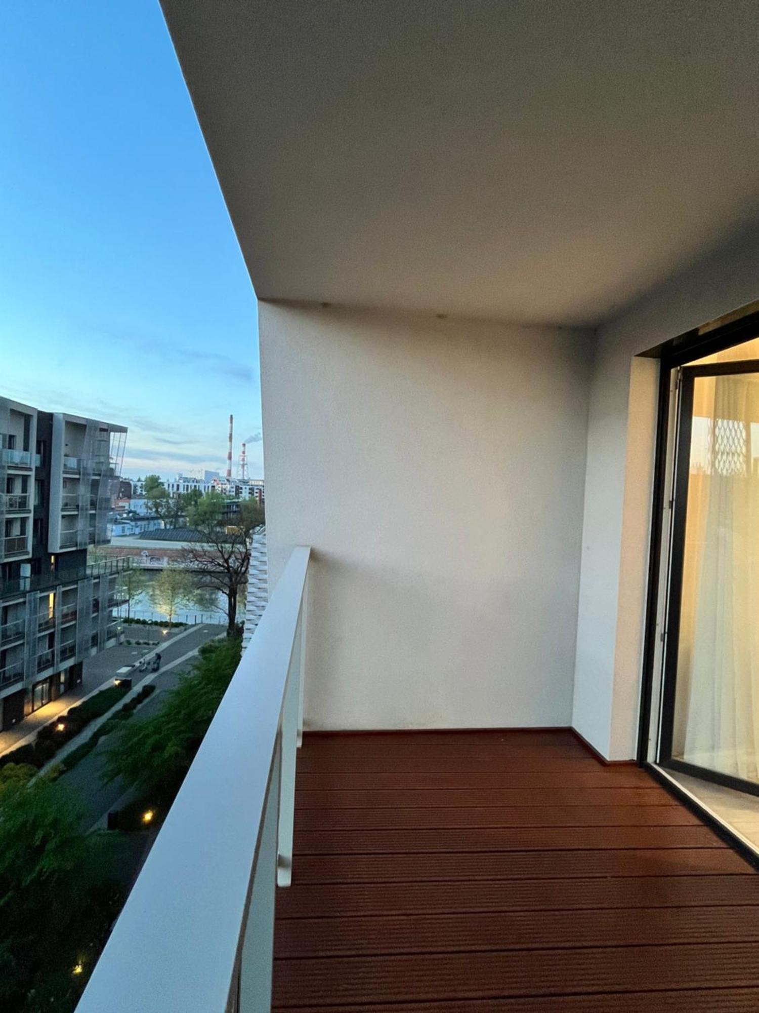 Family House By The River Odra -Panoramic Terrace - 3Room Apartment With 2 Separate Bedrooms And 2 Balconies By Wroapart-Pl- Perfect For Family & Business Stays Wrocław Eksteriør bilde